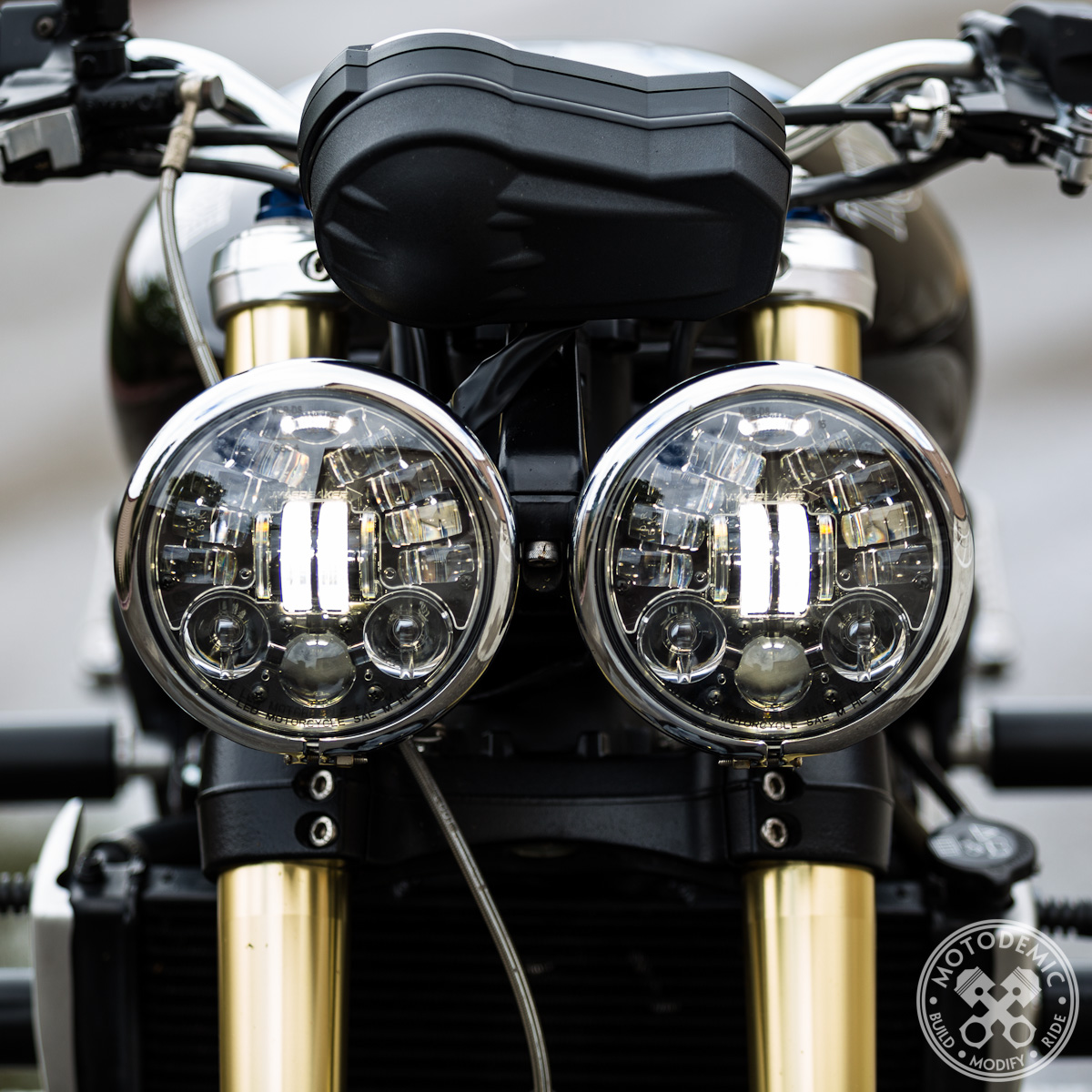 Dual Round Headlight LED Upgrade for Triumph • MOTODEMIC