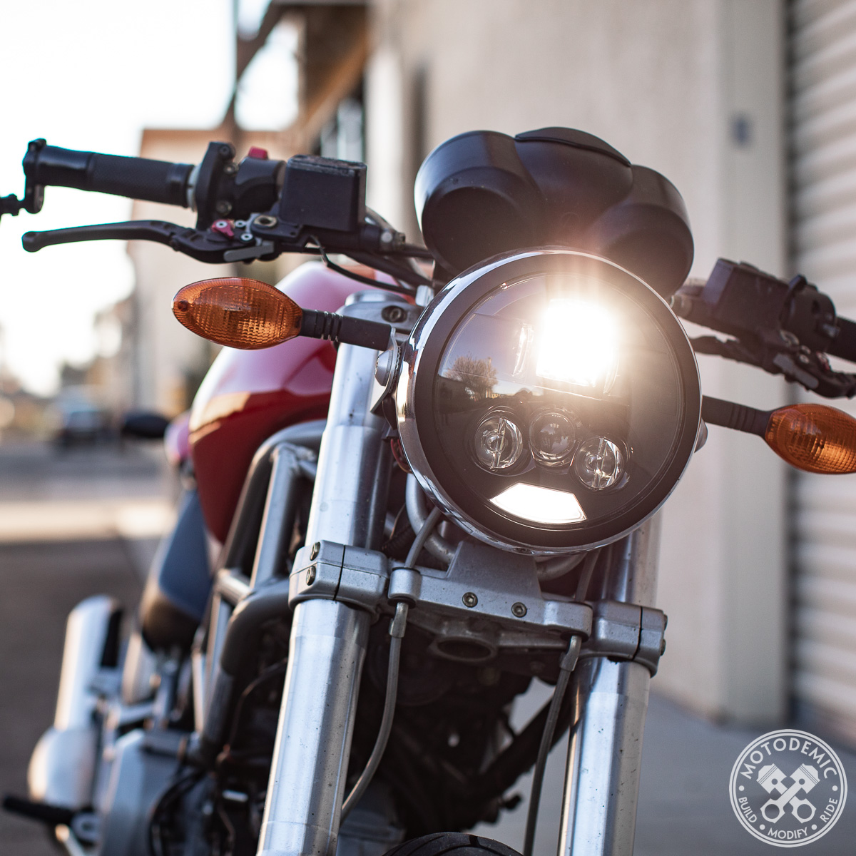 CORSE DYNAMICS 7 Inch LED Spada Headlight w/ Adapter ring [Ducati Monster/ Sport Classic]